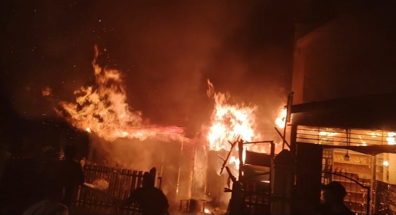 Lopo Sipange Di Jalan Kenanga Sidimpuan Ludes Terbakar