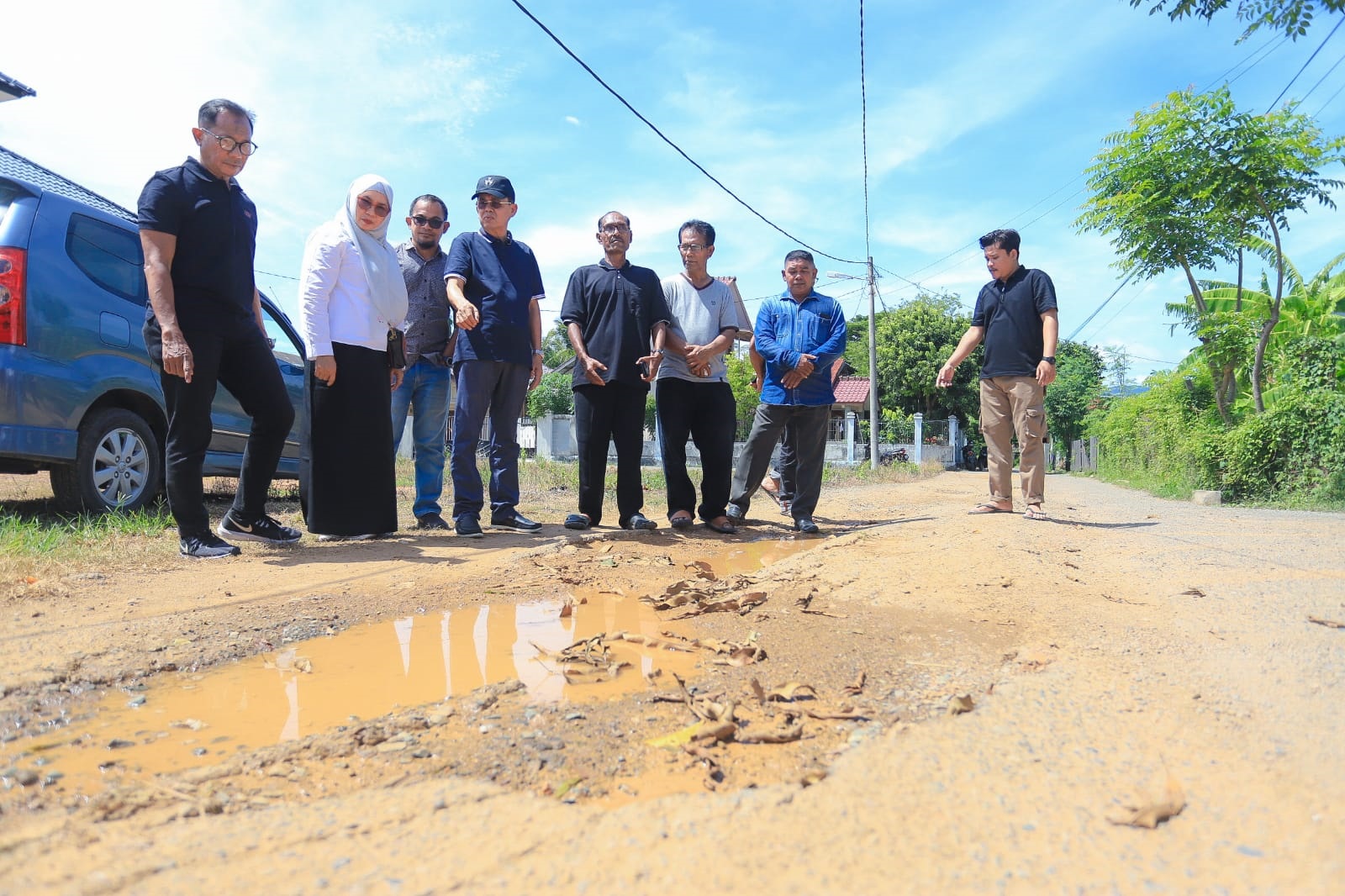 Pj Wali Kota Tinjau Jalan Rusak Di Permukiman Warga