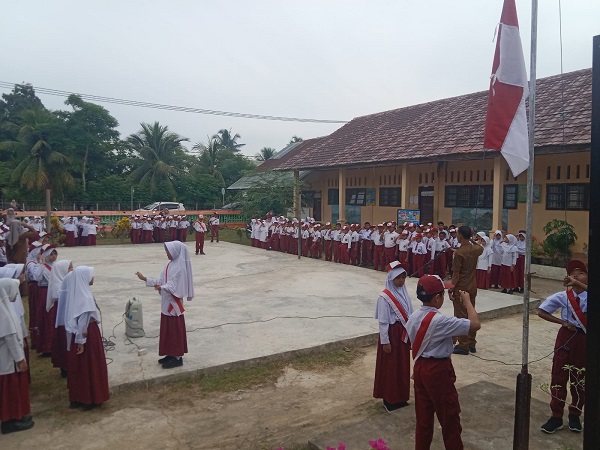 Kadis PK Aceh Utara Sampaikan Pesan Khusus Pada Hari Pertama Sekolah