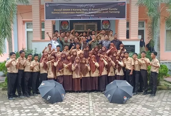 KIP Aceh Tamiang Disambangi Siswa SMAN 3 Karang Baru