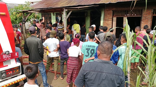 Di Palas, Tiga Rumah Ludes Dilalap Si Jago Merah