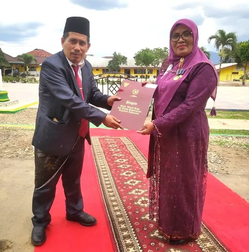 Kepala MAN 1 Padangsidimpuan Terima Penghargaan Presiden