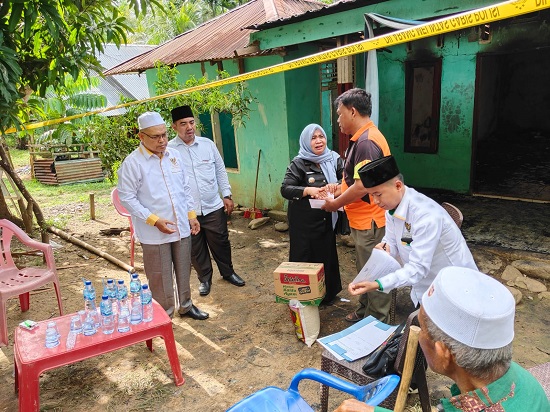 Baznas Palas Langsung Turun Ke Lokasi Temui Kedua Korban Kebakaran