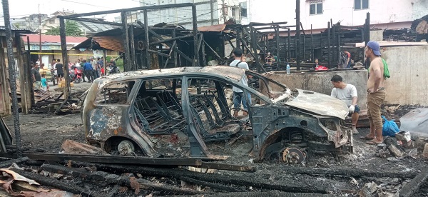 Dua Mobil Innova Terbakar Di Kualasimpang