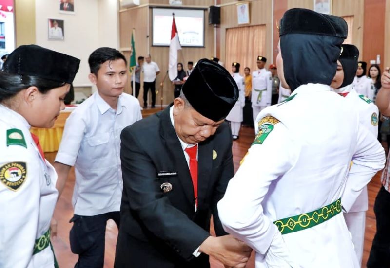 Bupati Simalungun Kukuhkan Paskibraka 2024, Jaga Jiwa Nasionalisme Dan Patriotisme