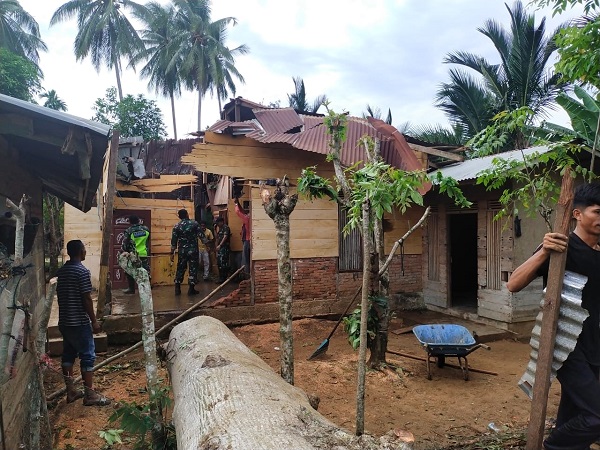Tiga Rumah Di Aceh Timur Disapu Puting Beliung