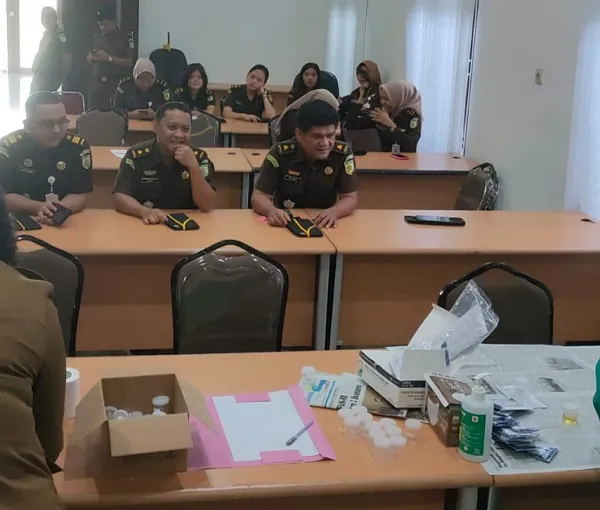 Kejari Sergai Tes Urine Para Jaksa Dan Pegawai