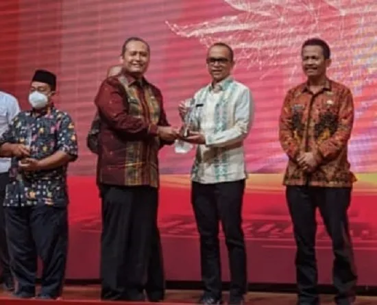 Dukung UMKM, Pemkab Tapsel Terima Penghargaan Bank Indonesia