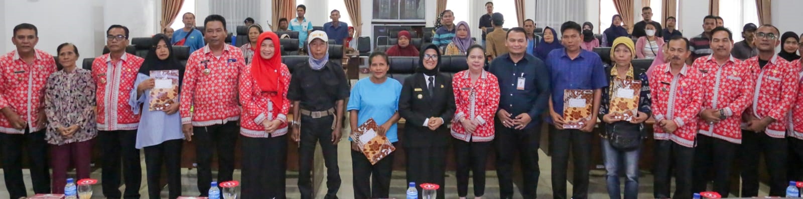 Wali Kota Bahagia Bisa Serahkan Bantuan Rehabilitasi RTLH