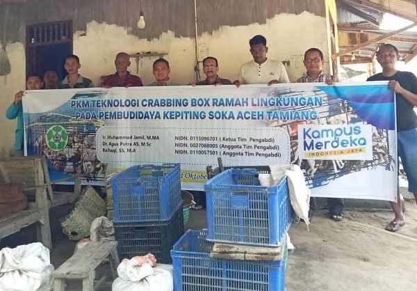 PKM Unsam Distribusikan Crab Box Budidaya Kepiting Soka Tamiang