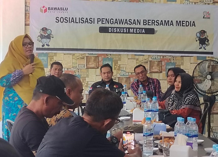 Bawaslu Kota Langsa Diskusi Sosialisasi Pengawasan Bersama Media