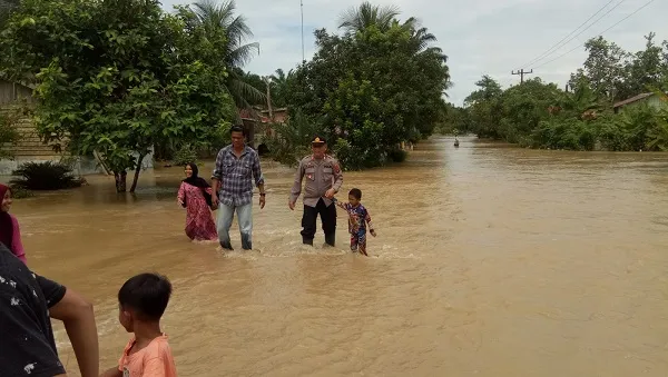 Sungai Besitang Meluap, 2 Desa Dan 1 Kelurahan Dilanda Banjir