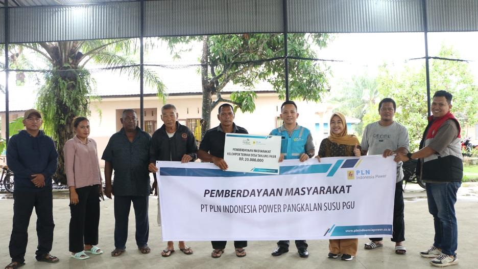 Kelompok Ternak Tanjung Pasir Terima Bantuan Dari PLN IP UBP