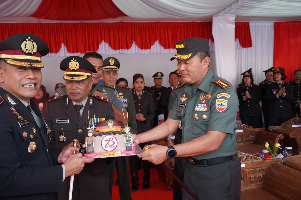 Bangun Sinergitas, Danrem 022/PT Beri Kejutan Di HUT Ke-78 Bhayangkara