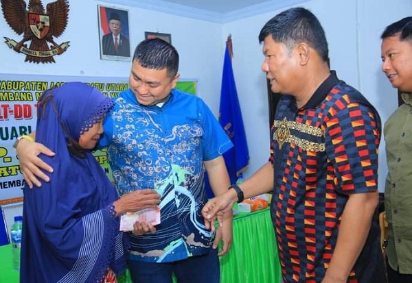 Pantau Pembagian BLT, Bupati Ingatkan Agar Tepat Sasaran