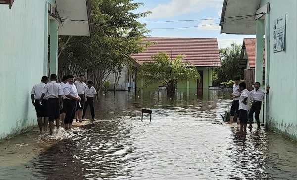Sekolah Di Singkil Masih Libur Karena Banjir