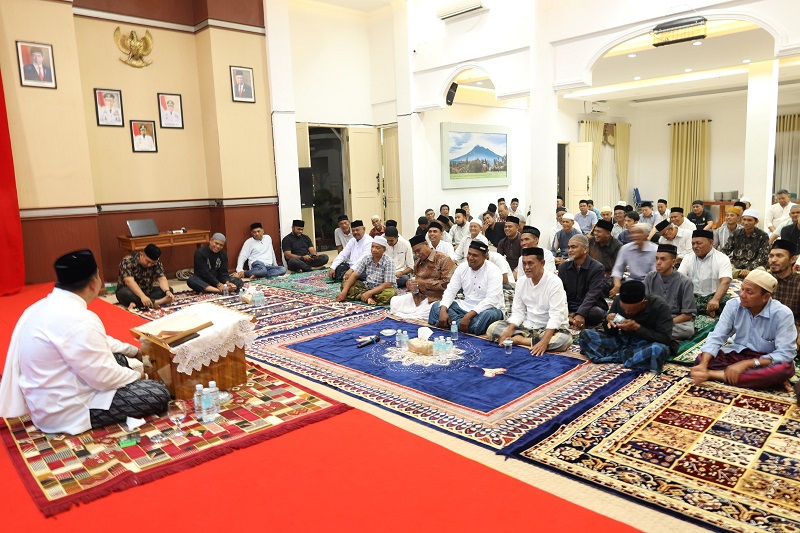 Jamaah Balee Beut Meuligoe Panjatkan Doa Dan Zikir HUT Ke-79 RI