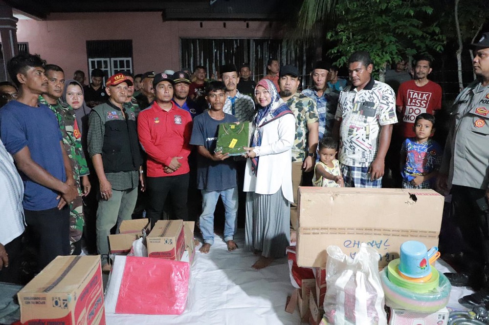 Korban Kebakaran Di Montasik Terima Bantuan