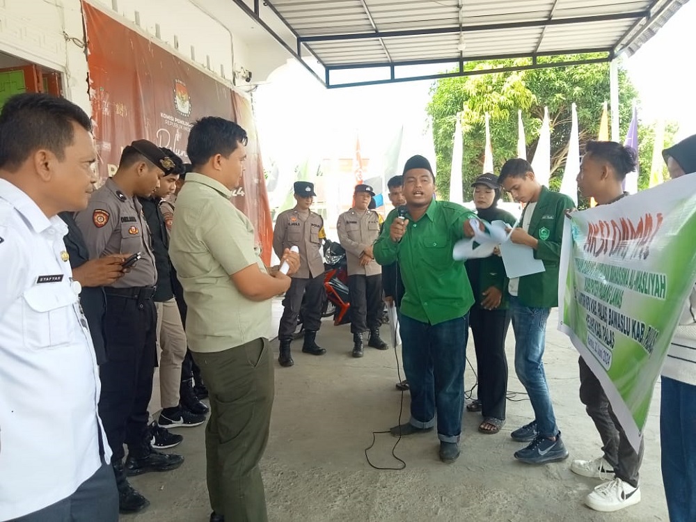 HIMMAH Tagih Janji Bawaslu Dan Kejari Palas