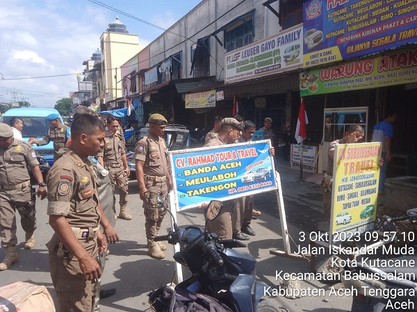 Satpol PP Dan WH Agara Tertibkan Pedagang Kaki Lima