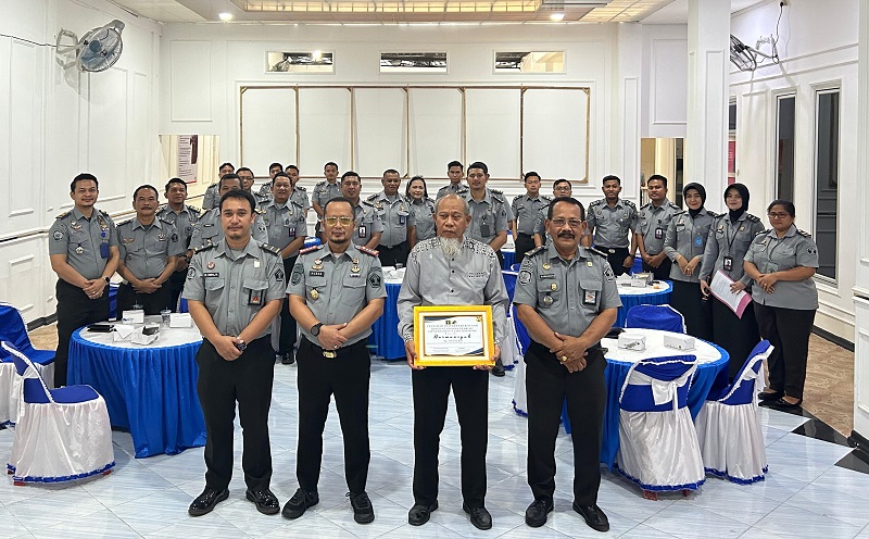 Pelepasan Pegawai Masuki Purnabakti Di Lapas Labuhan Ruku