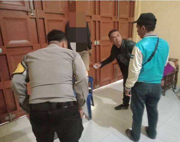 Warga Padang Hilir Gantung Diri Di Rumahnya