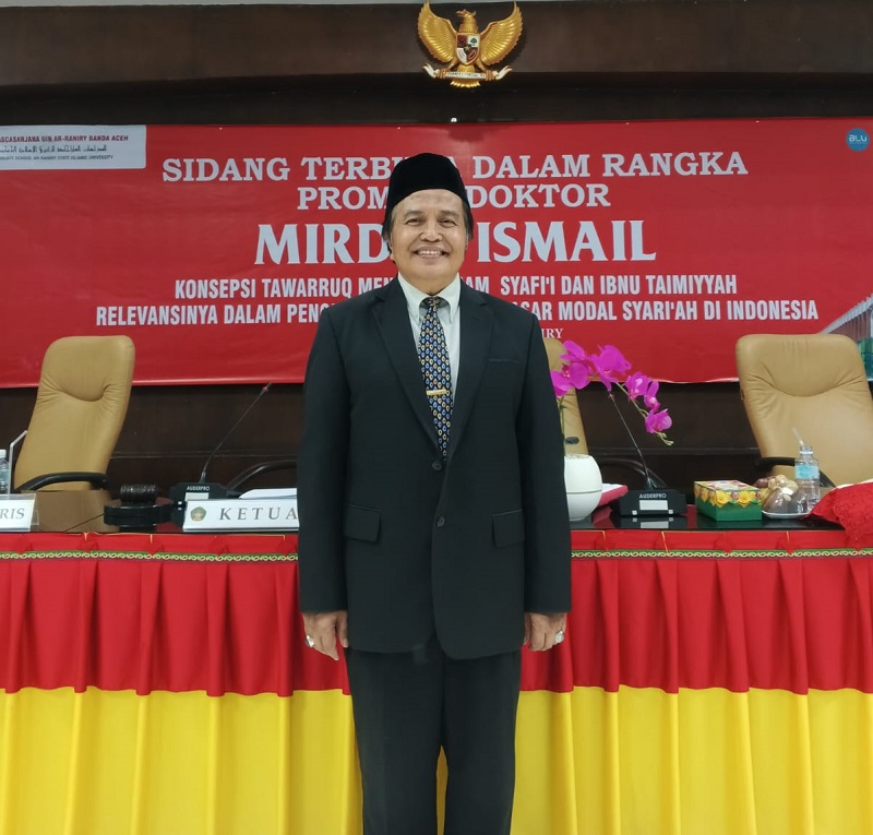Advokad Mirdas Ismail Raih Gelar Doktor Ilmu Fiqih Modern UIN Ar Raniry