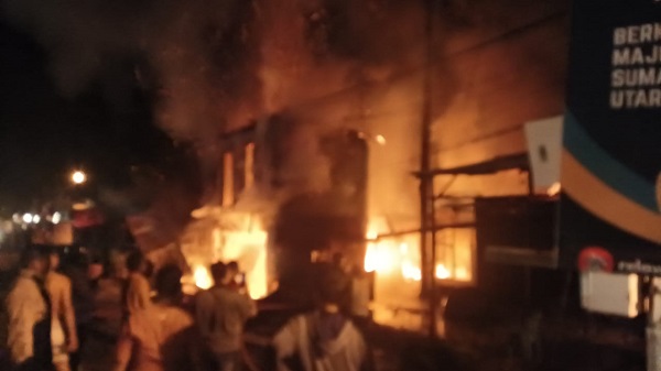 Kebakaran 4 Rumah Di Lubukpakam, Kerugian Capai Rp500 Juta