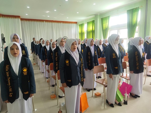 65 Mahasiswa Poltekkes Kemenkes Aceh Yudisium