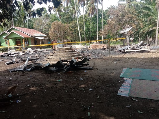 Ditinggal Pesta, Satu Rumah Di Huristak Ludes Terbakar