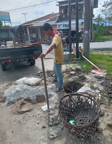 Pemasangan PJU Sedang Proses Pengerjaan Di Batubara