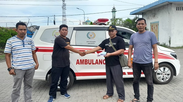 Pujakesuma Aceh Tamiang Terima Mobil Ambulans