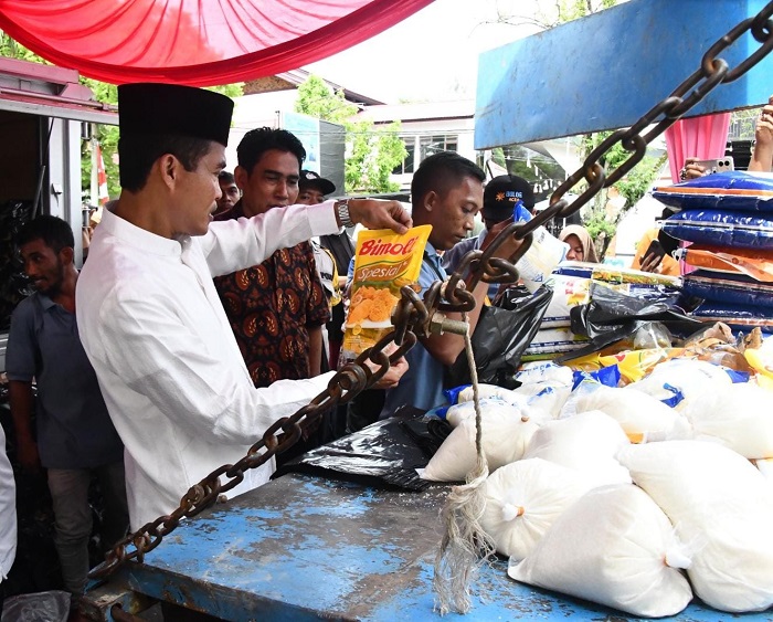 Stabilkan Harga Pokok, Pj Wali Kota Langsa Tinjau Pasar Murah