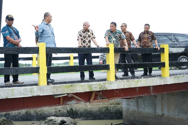 Bupati Surya Harapkan Infrastruktur Kuat