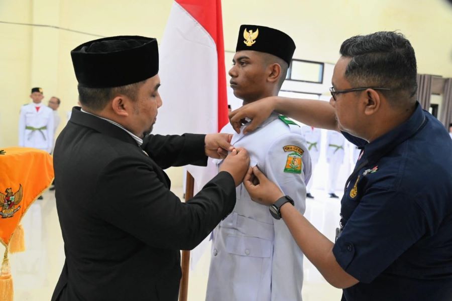 Pj Bupati Kukuhkan 70 Paskibraka Aceh Besar