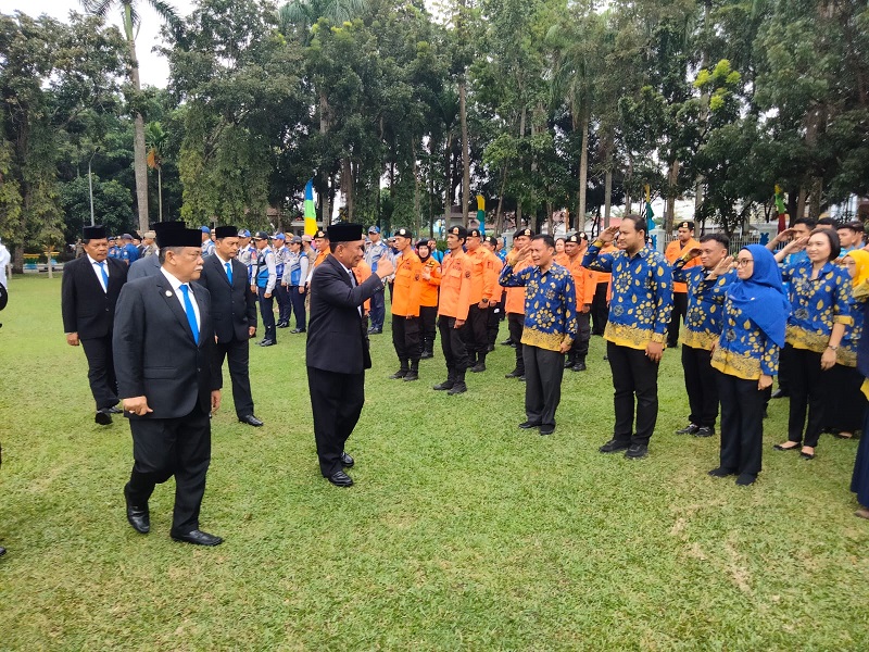 Bupati Madina Serahkan 2 Traktor, Petani Diharap Makin Kompak