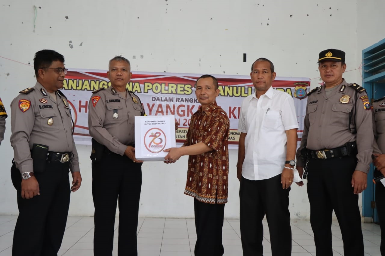 Polres Taput Donor Darah Dan Beri Sembako Panti Jompo Siborongborong