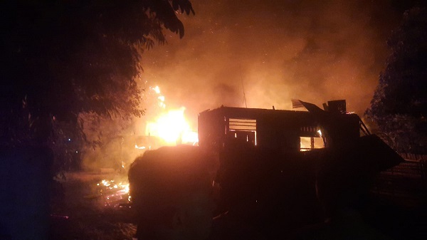 Diduga Akibat Arus Pendek, 3 Rumah Di Serbalawan Ludes Terbakar