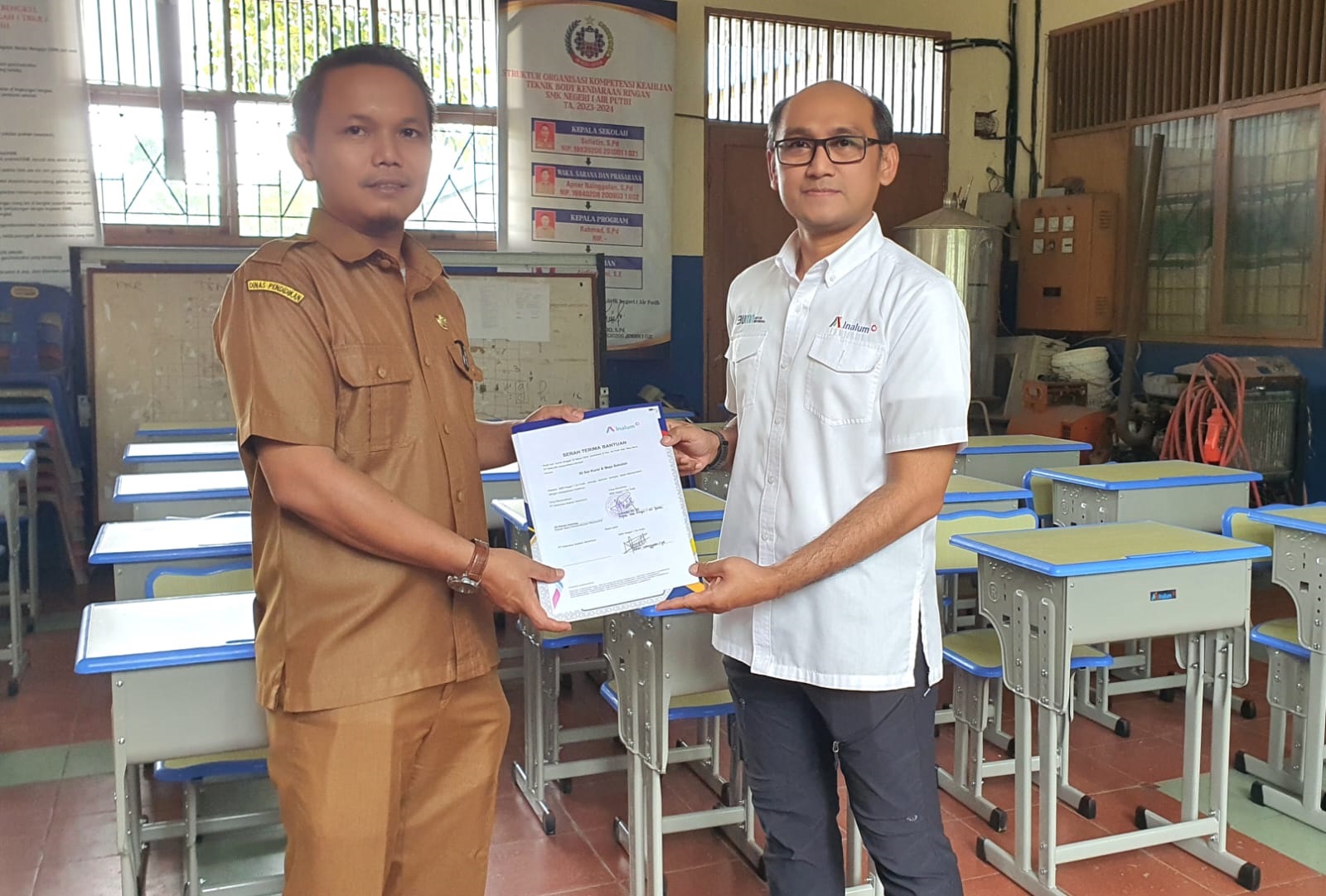 SMKN 1 Airputih Terima Mobiler Dari PT Inalum