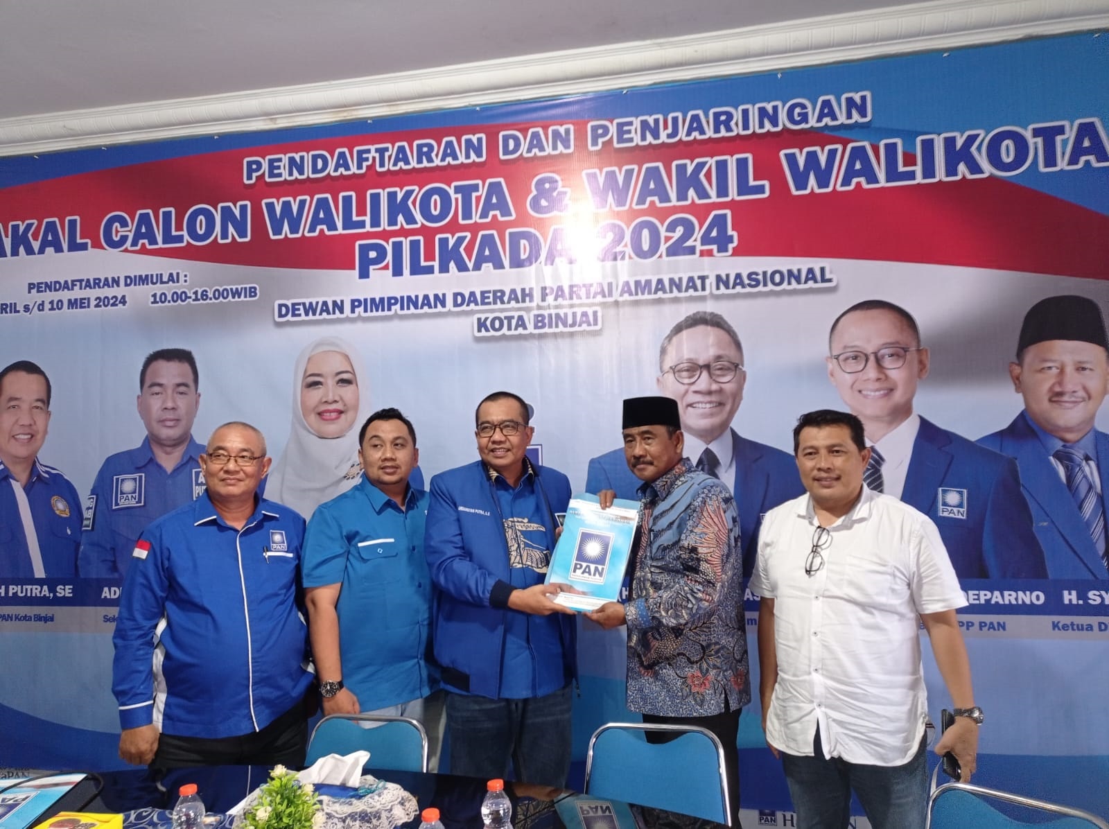 Didampingi Ustadz, Amir Hamzah Daftar Ke PAN