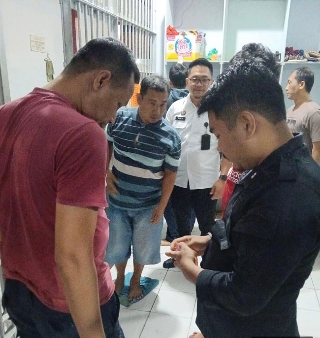 Lapas Siborongborong Mendadak Razia Blok Hunian WBP