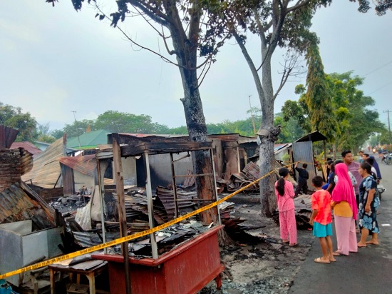 5 Rumah Di Batangkuis Terbakar, 1 Tewas Terpanggang