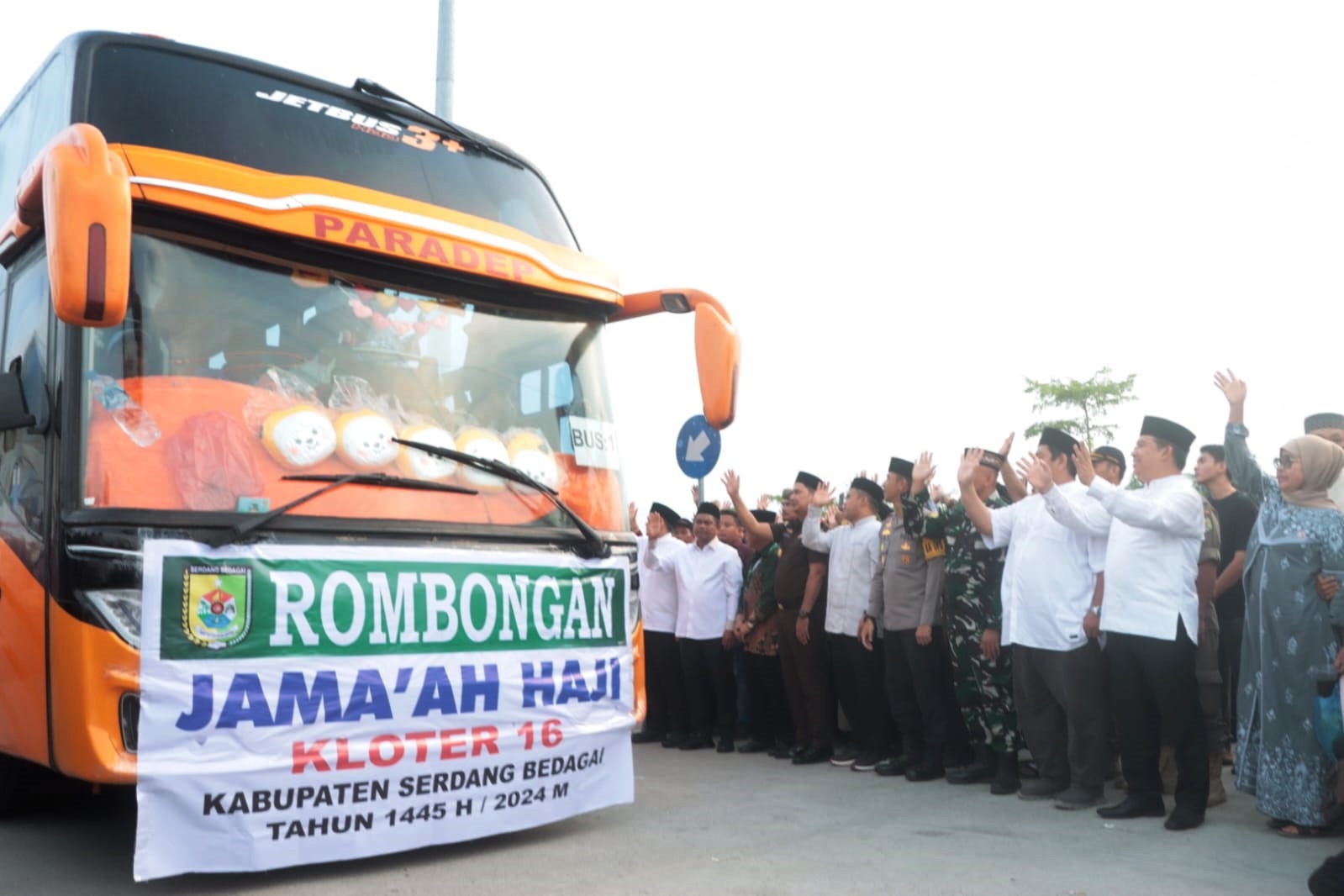 Lepas Jamaah Calon Haji, Bupati Sergai Minta Jaga Kesehatan Selama Ibadah