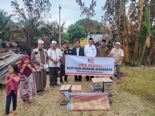 Bacaleg DPRA Dan DPRK PKS Bantu Korban Kebakaran