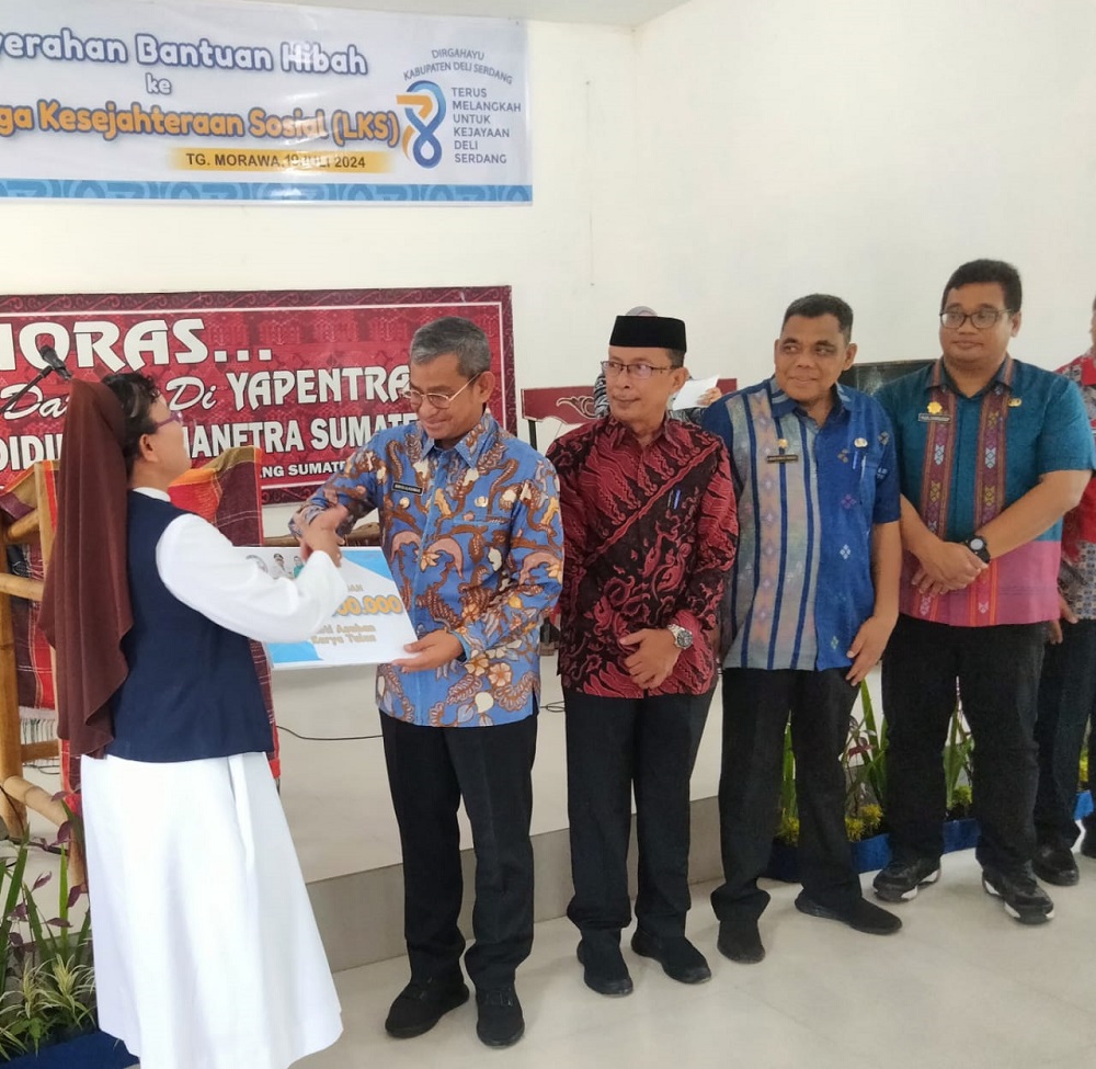 Pemkab DS – Baznas Serahkan Bantuan Hibah