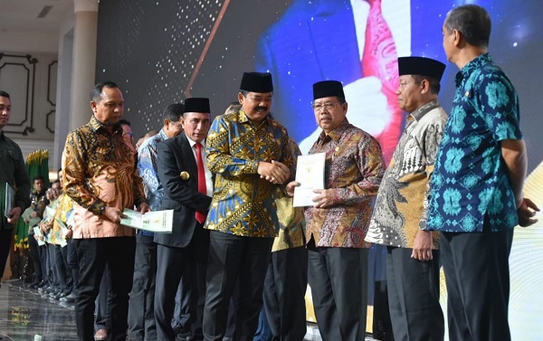 Pemko P.Sidimpuan Dapat 194 Sertifikat Aset Dari Menteri ATR