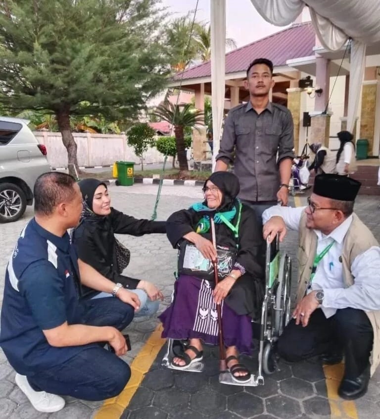Dinihari Tadi, Jamaah Haji Aceh Kloter 01 Mendarat Di Jeddah