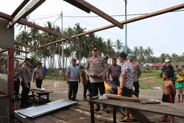 Kapolres Madina Serahkan Bantuan, Pemkab Masih Pendataan Korban Putingbeliung