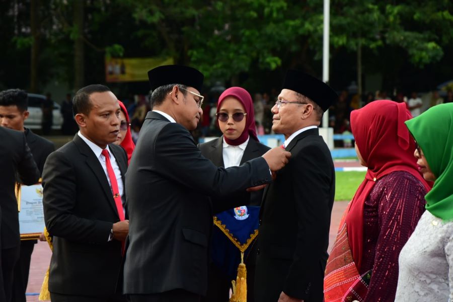 108 ASN Pemkab Deliserdang Terima Tanda Kehormatan