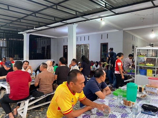 Dukung UMKM, Darma Wijaya Nikmati Lontong Simpangsawit